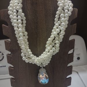 Woman's‎ Dering Julian Pearl Necklace